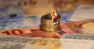 save up, money, miniature figures, retirement provision, care insurance, euro, old, finance, maintenance, insurance, reserve, pension, eventide, old-age security, retirement, dowry, marriage, love, miniature figure, miniature, creative, toy figure, model construction figure, insurance, dowry, dowry, dowry, dowry, dowry