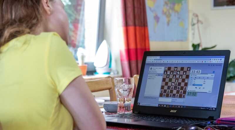 online chess tournament, laptop, girl, home, online chess, tournament, competition, online, virtual, technology, online chess, online chess, online chess, online chess, online chess